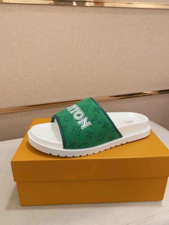 Picture of Louis Vuitton Slippers _SKULVsz38-45hnh02101525